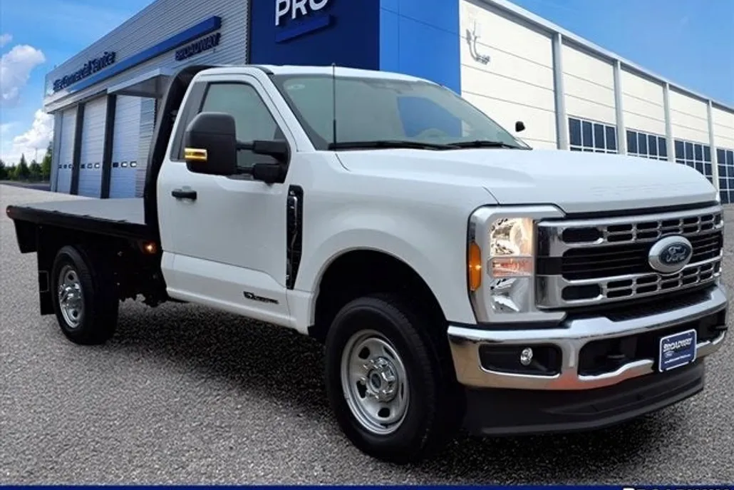 2023 Ford F-350 photo 1