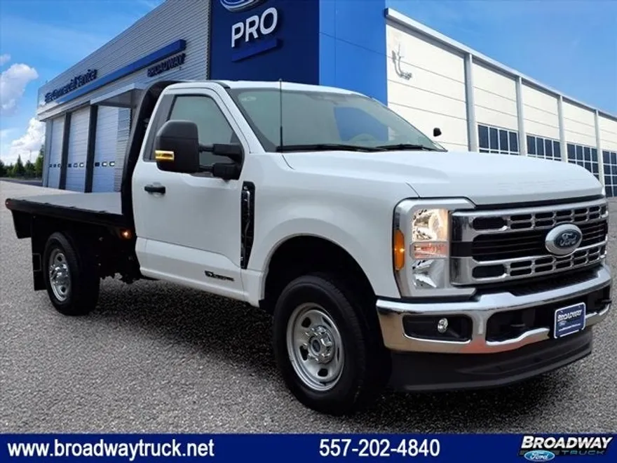 2023 Ford F-350 photo 1