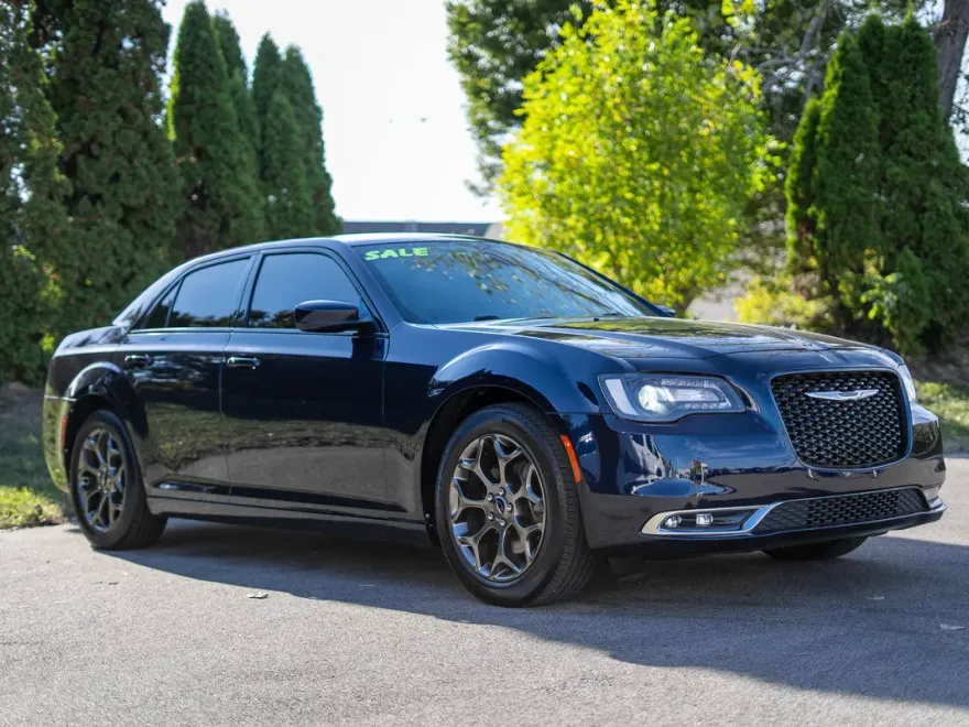 2017 Chrysler 300 S photo 1