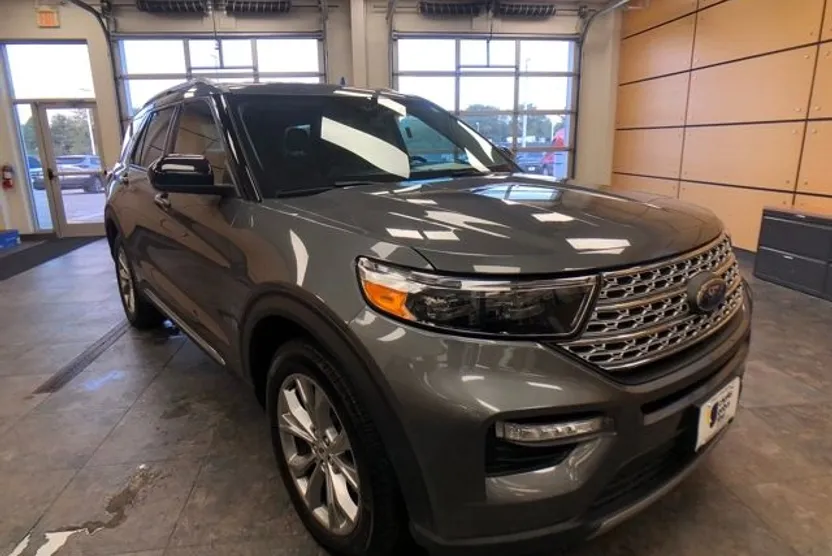 2023 Ford Explorer Limited photo 1