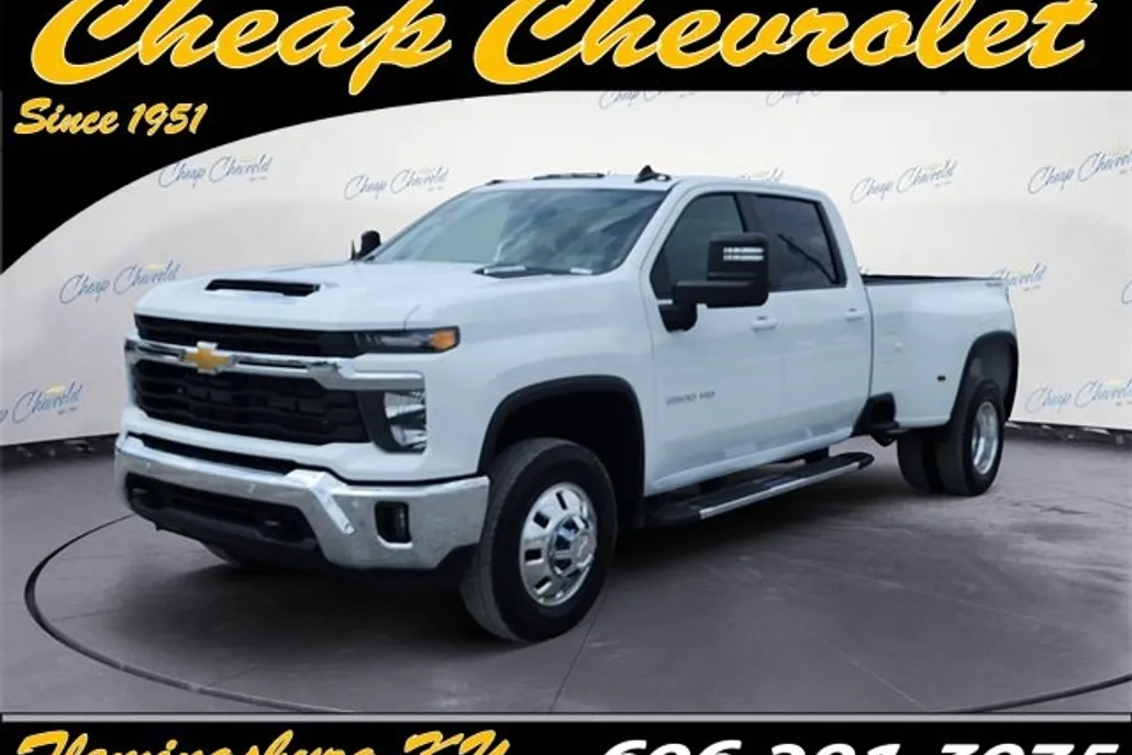 2026 Chevrolet Silverado 3500HD LT photo 1