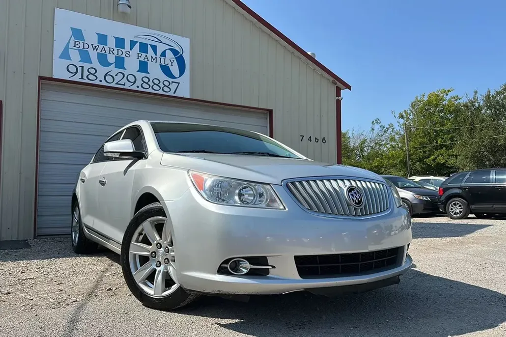 2011 Buick LaCrosse CXL photo 1