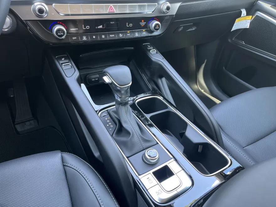 2025 Kia Telluride S photo 1