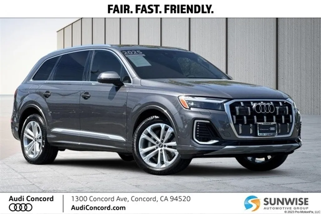 2025 Audi Q7 45 Premium Plus photo 1