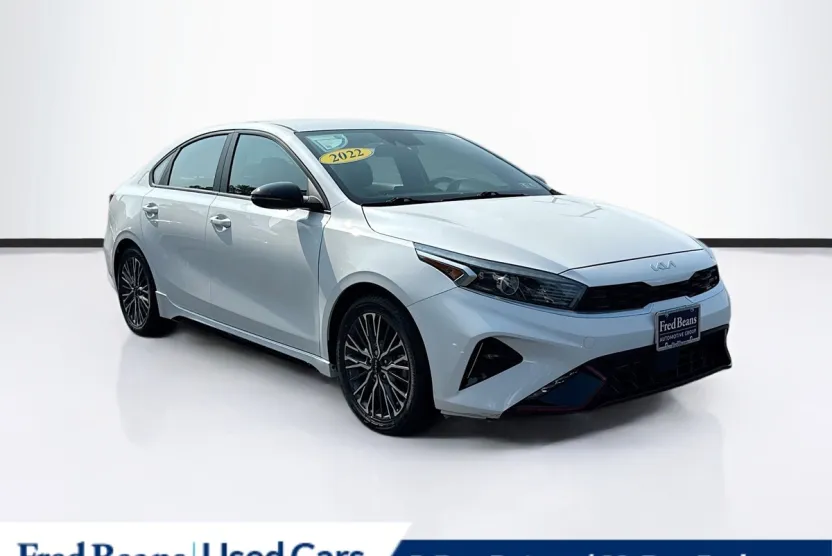 2022 Kia Forte GT-Line photo 1