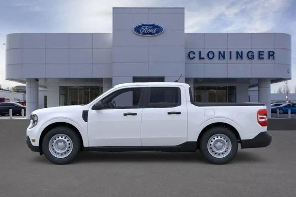 2025 Ford Maverick XL photo 1