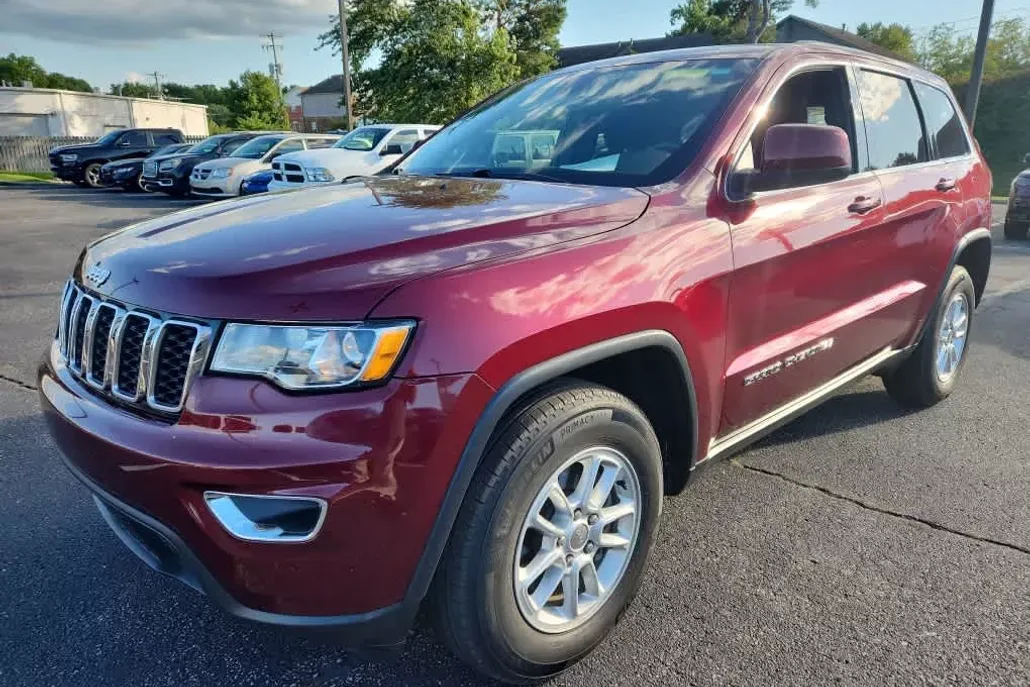 2018 Jeep Grand Cherokee Laredo photo 1