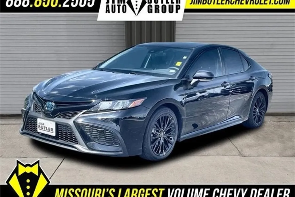 2022 Toyota Camry Hybrid SE photo 1