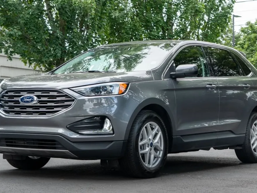 2022 Ford Edge SEL photo 1