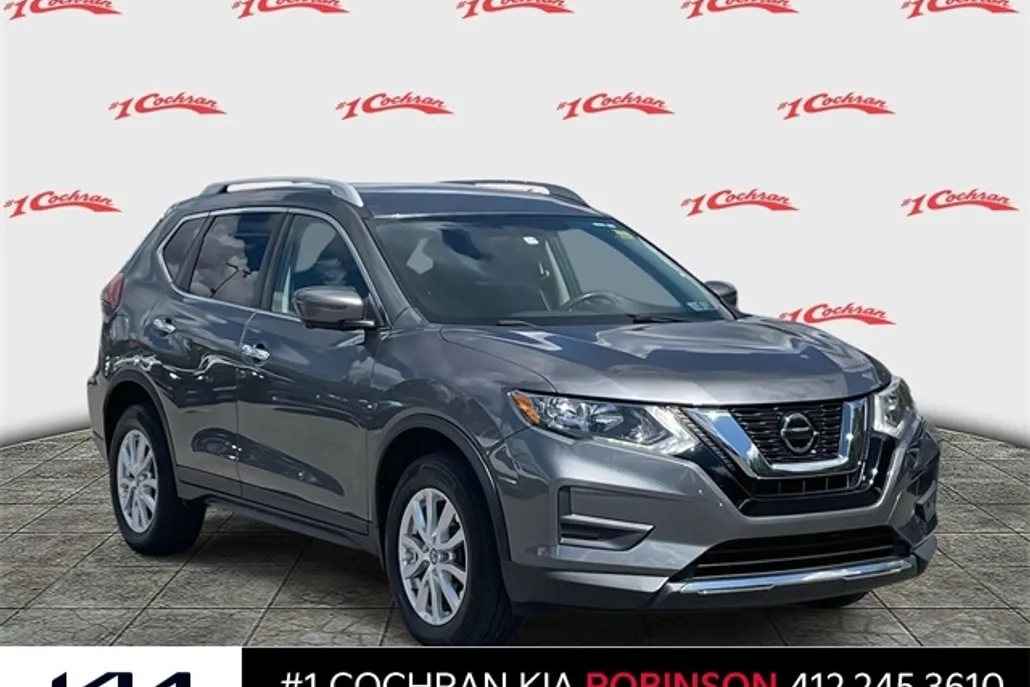 2018 Nissan Rogue SV photo 1