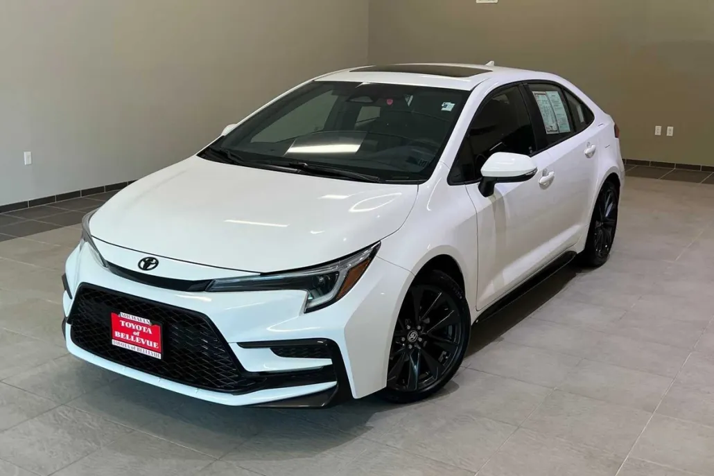 2024 Toyota Corolla SE Premium photo 1