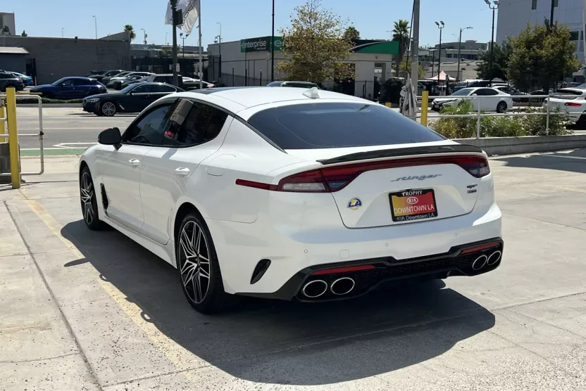 2022 Kia Stinger GT1 photo 1
