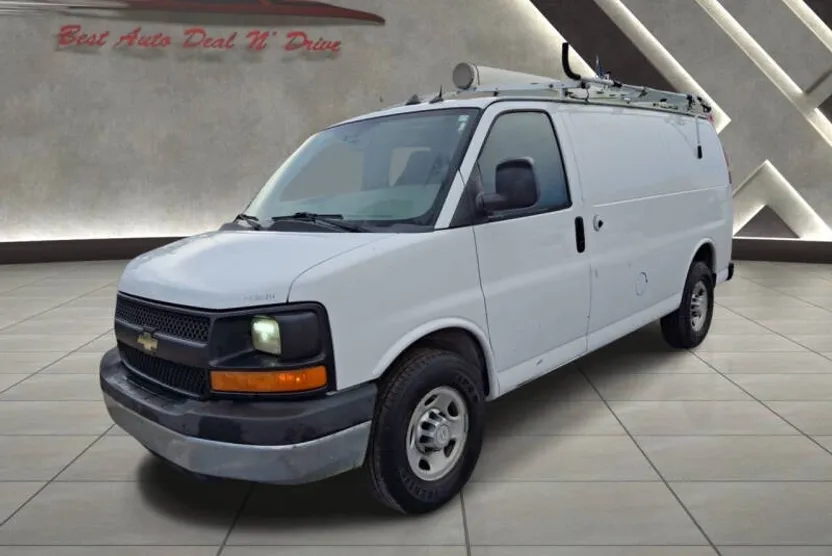 2014 Chevrolet Express 2500 Cargo Van photo 1