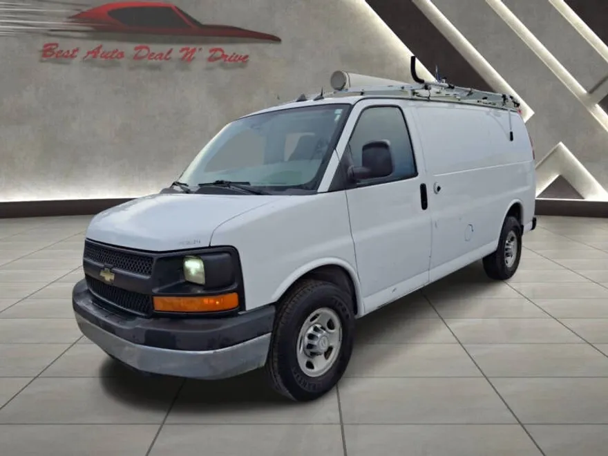2014 Chevrolet Express 2500 Cargo Van photo 1