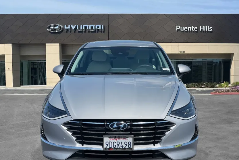 2023 Hyundai Sonata SE photo 1