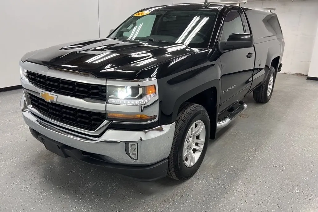 2018 Chevrolet Silverado 1500 LT photo 1