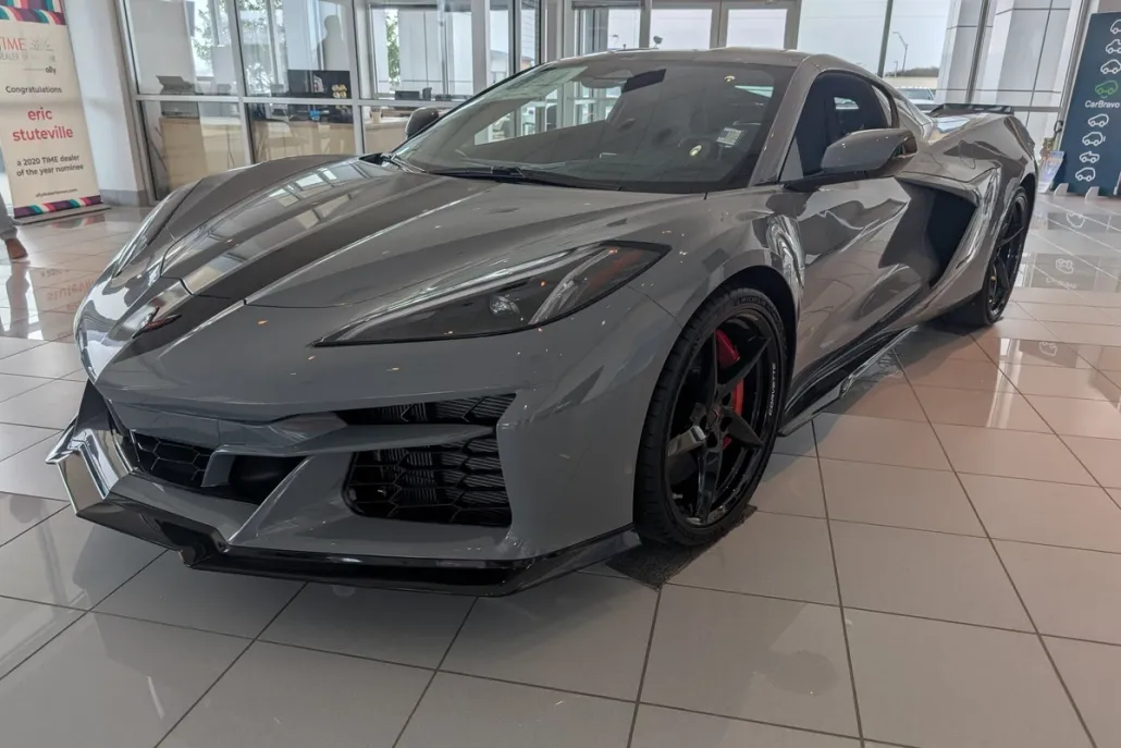 2025 Chevrolet Corvette E-Ray 1LZ photo 1