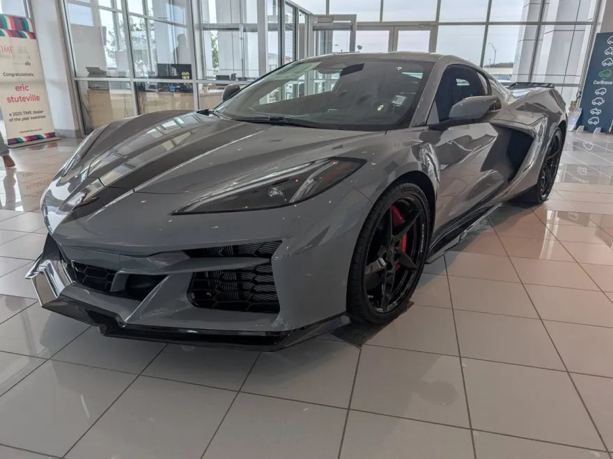 2025 Chevrolet Corvette E-Ray 1LZ photo 1