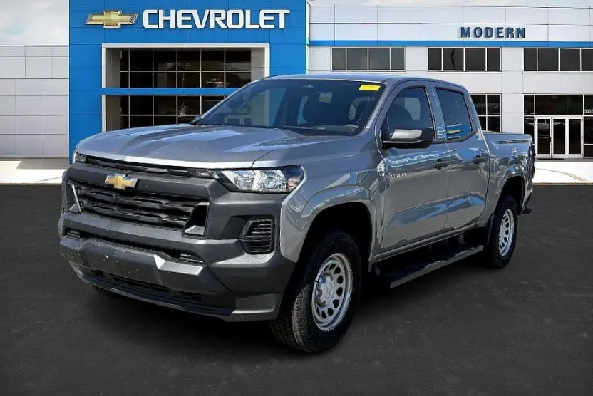 2025 Chevrolet Colorado Work Truck LT photo 1