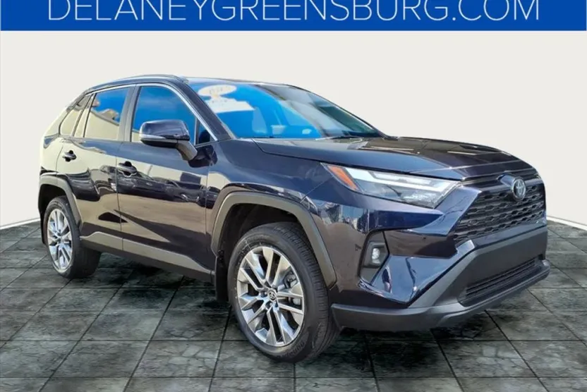 2023 Toyota RAV4 XLE Premium photo 1