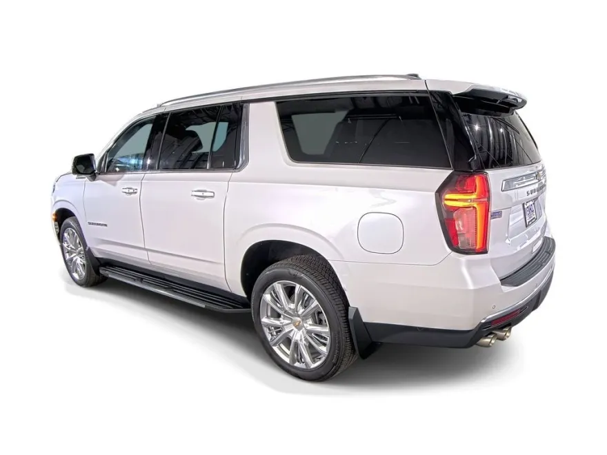2023 Chevrolet Suburban High Country photo 1