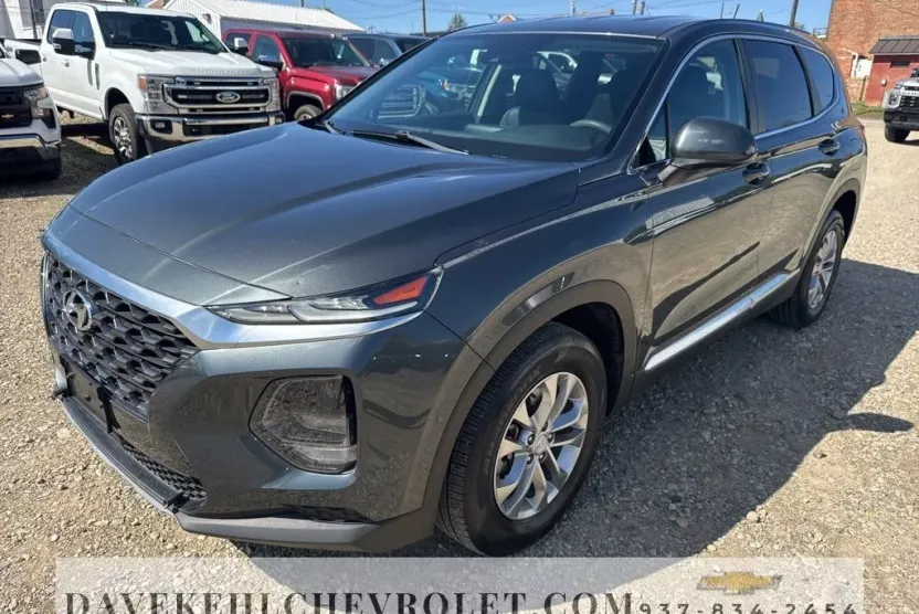 2019 Hyundai Santa Fe SE photo 1