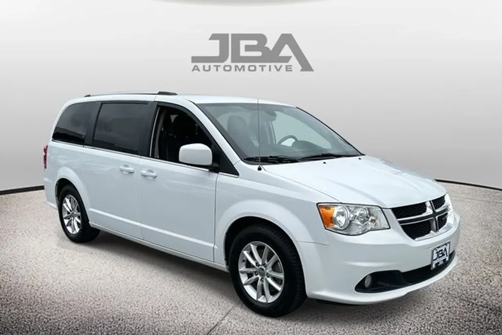 2019 Dodge Grand Caravan SXT photo 1