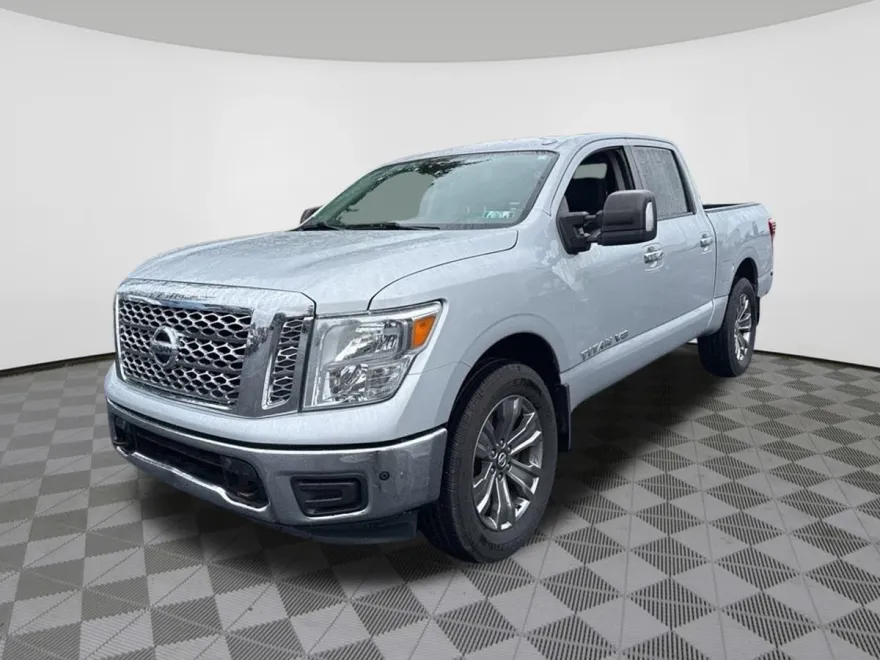 2018 Nissan Titan SV photo 1