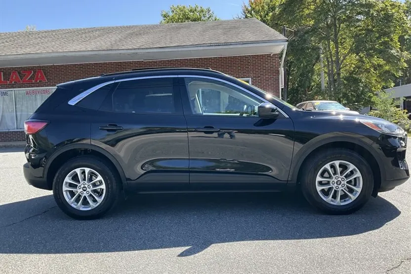 2020 Ford Escape SE photo 1