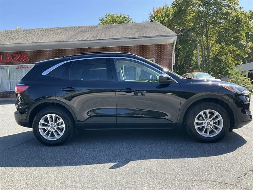 2020 Ford Escape SE photo 1
