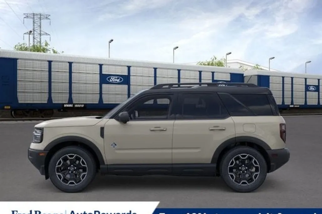 2025 Ford Bronco Sport Outer Banks photo 1