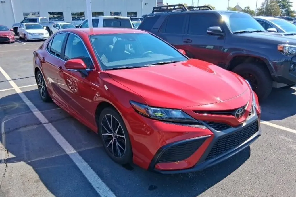 2023 Toyota Camry SE photo 1