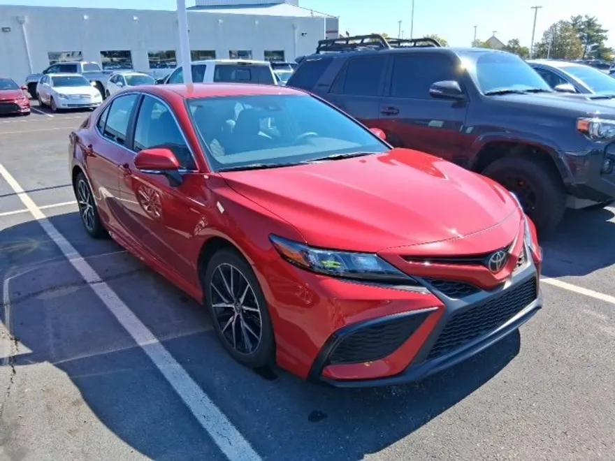 2023 Toyota Camry SE photo 1