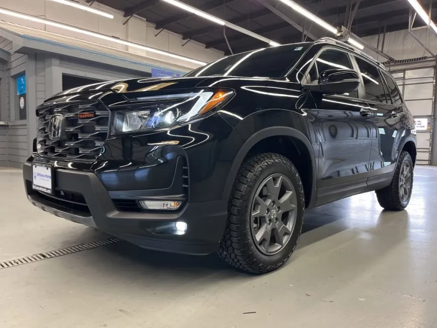 2024 Honda Passport TrailSport photo 1