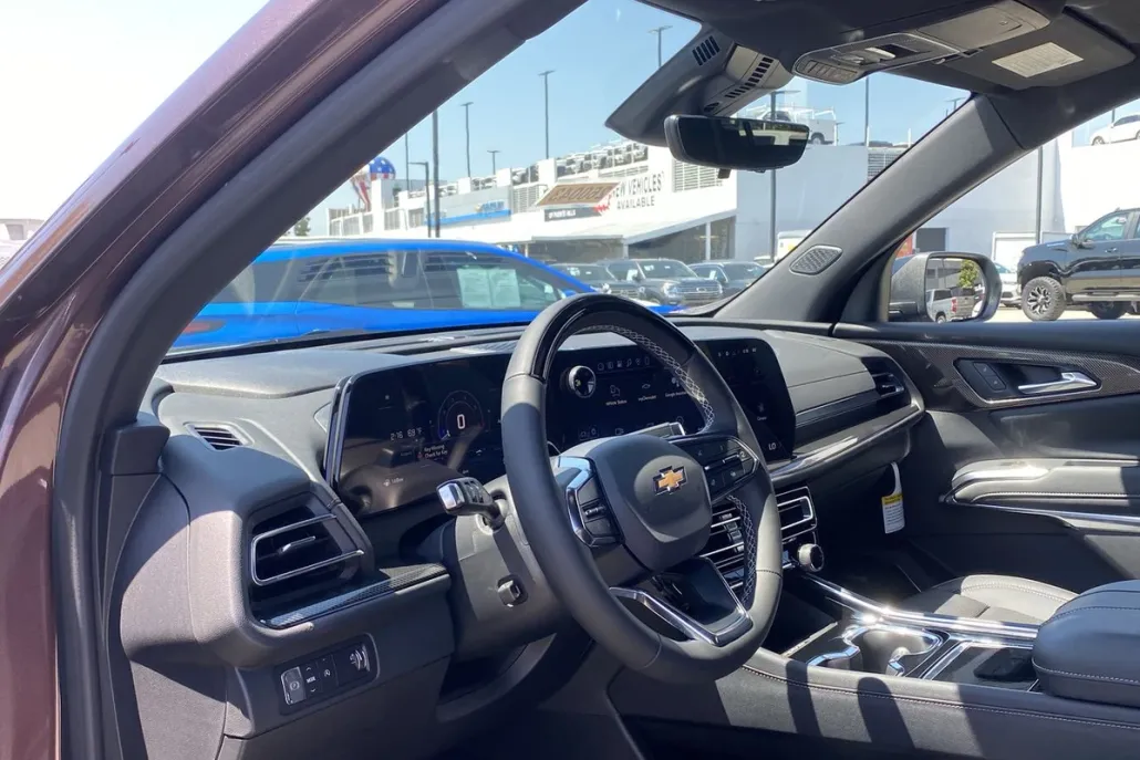 2026 Chevrolet Traverse High Country photo 1