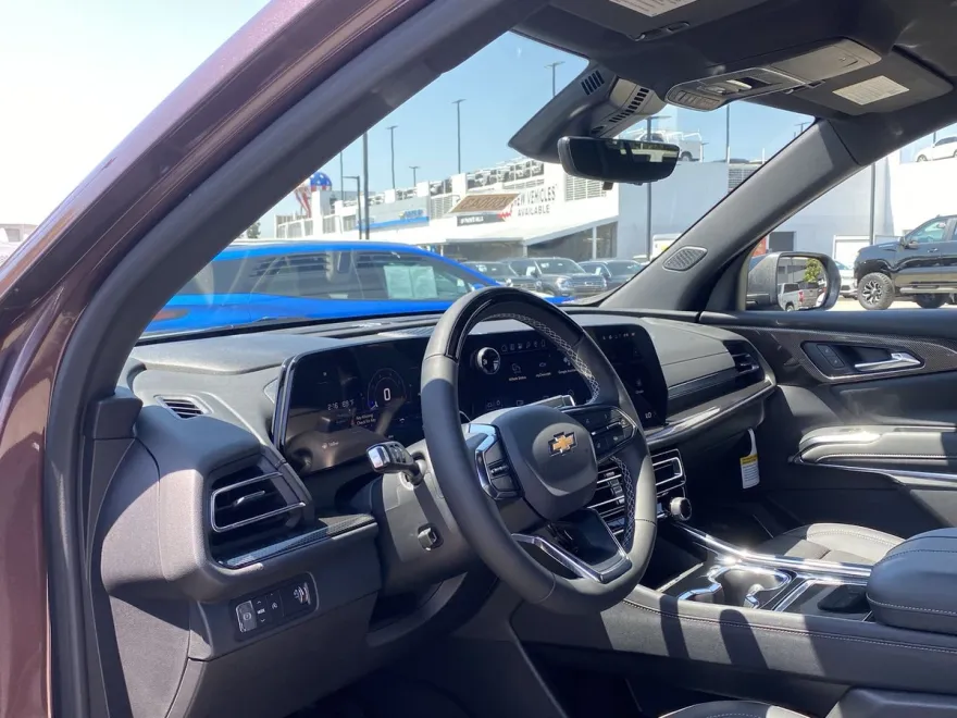 2026 Chevrolet Traverse High Country photo 1