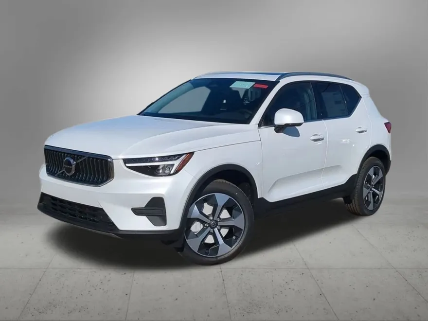 2025 Volvo XC40 Core photo 1