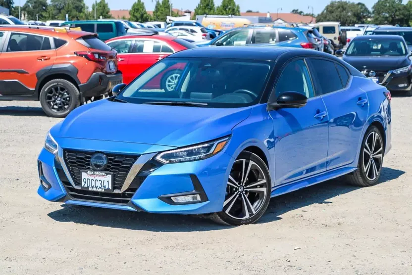 2022 Nissan Sentra SR photo 1