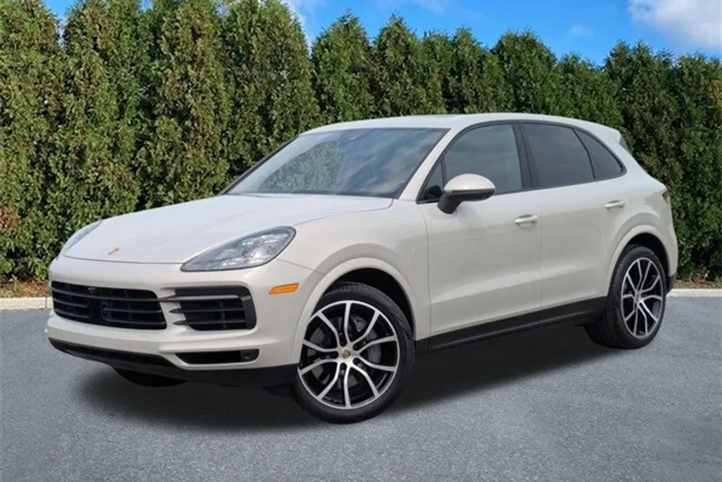 2021 Porsche Cayenne S photo 1