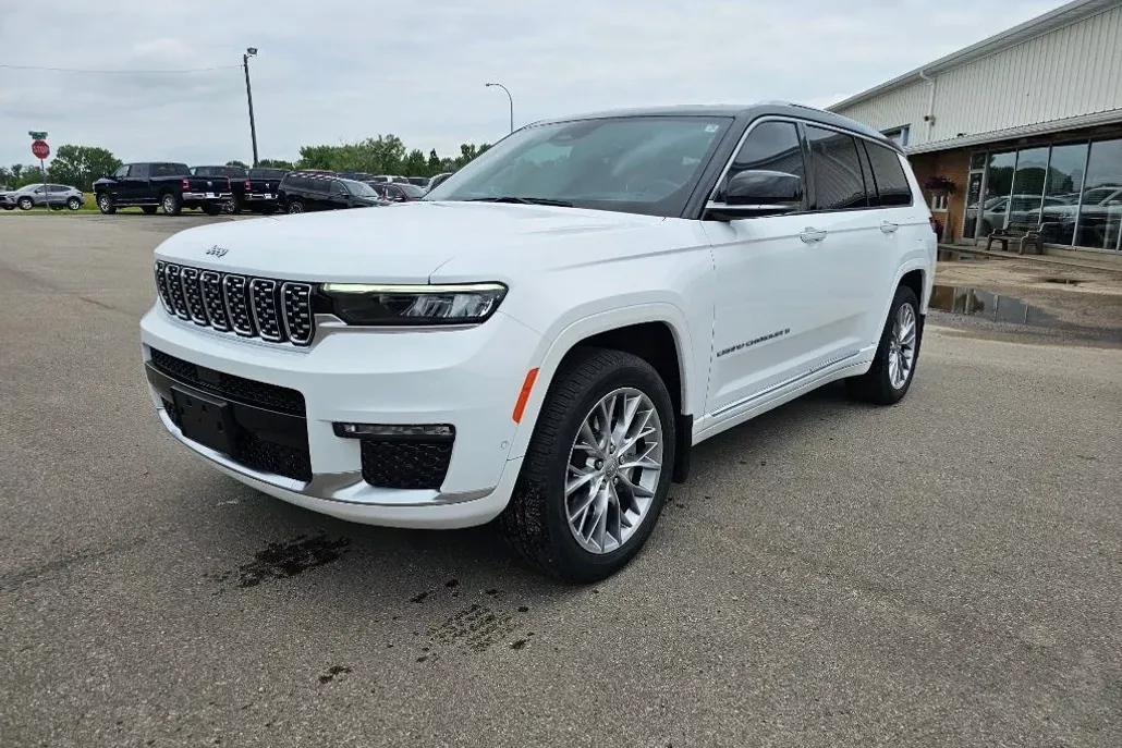 2023 Jeep Grand Cherokee L Summit photo 1