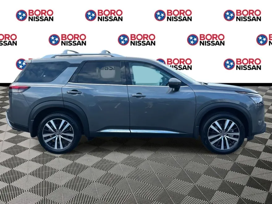 2025 Nissan Pathfinder Platinum photo 1