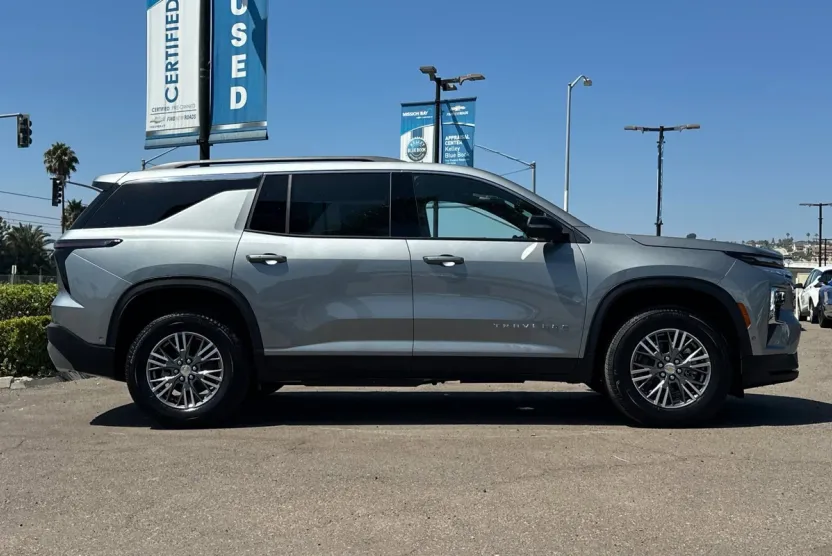 2026 Chevrolet Traverse photo 1
