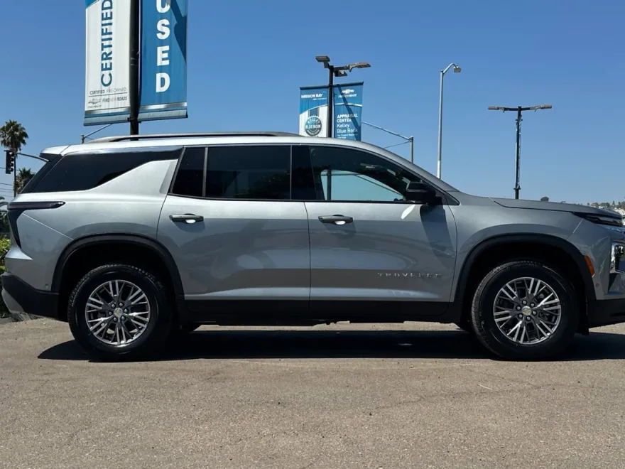 2026 Chevrolet Traverse photo 1