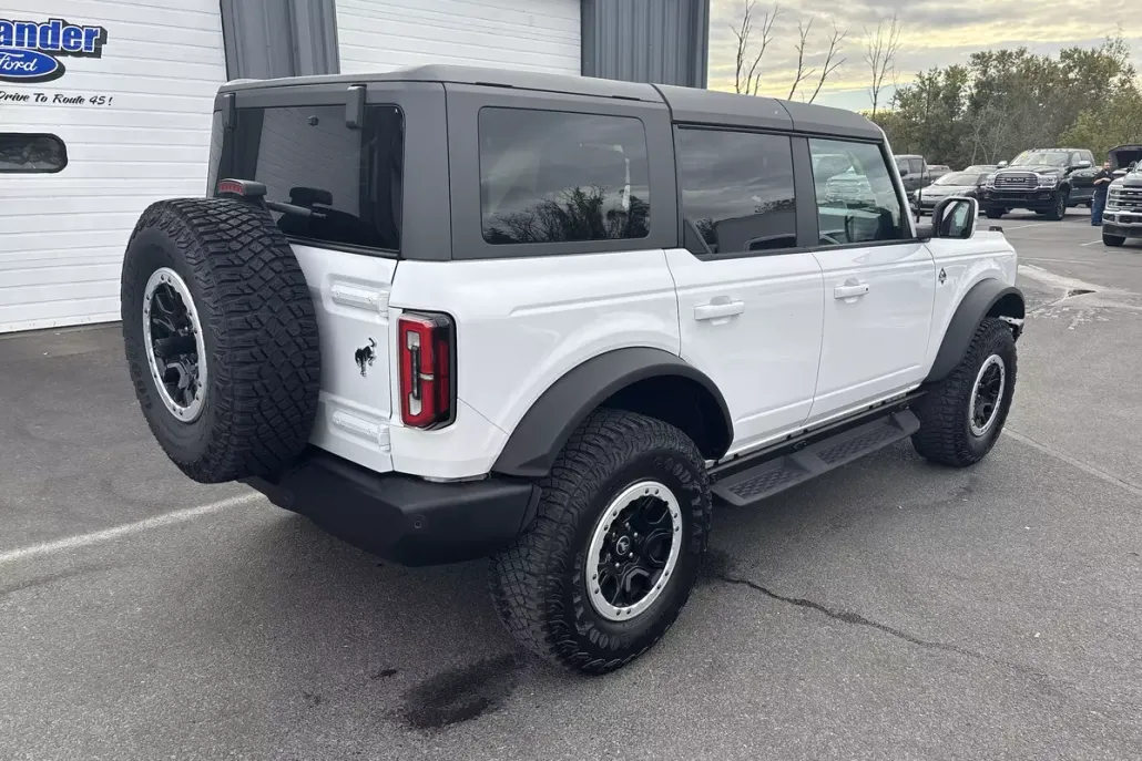 2024 Ford Bronco Outer Banks photo 1