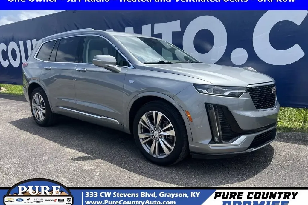 2023 Cadillac XT4 Premium Luxury photo 1