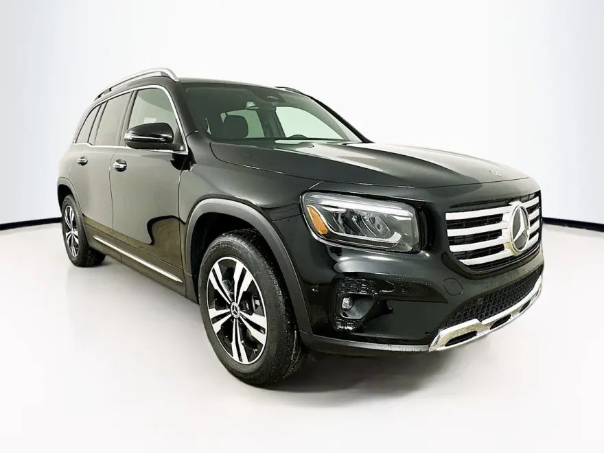 2025 Mercedes Benz GLB 250 4MATIC photo 1