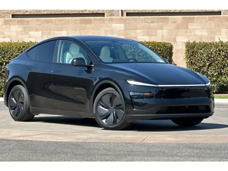 2026 Tesla Model Y Long Range photo 1