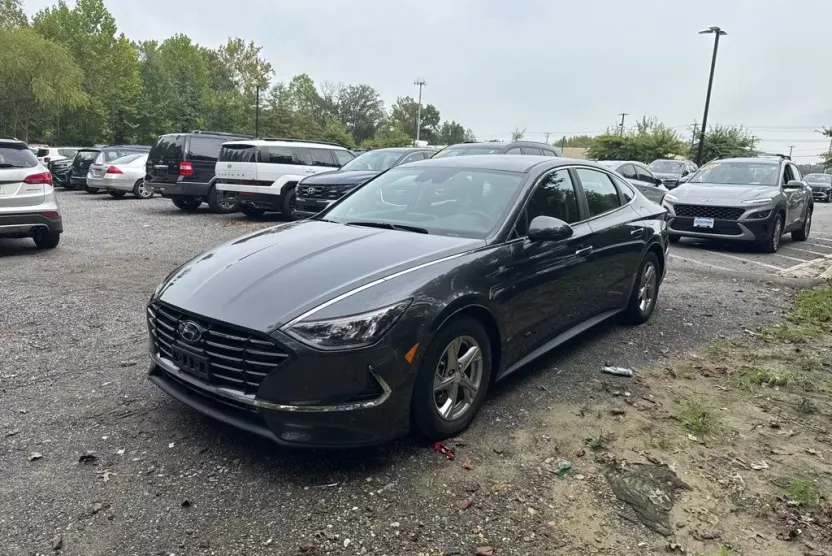 2021 Hyundai Sonata SE photo 1