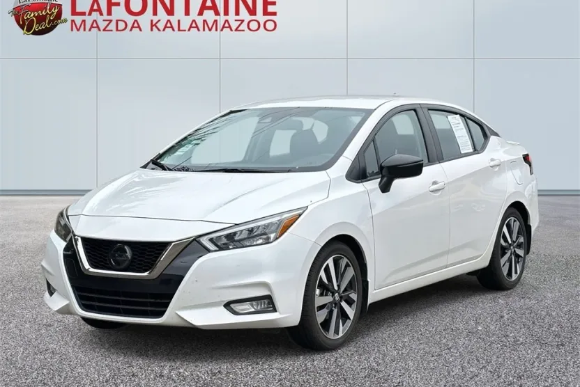 2021 Nissan Versa 1.6 SR photo 1