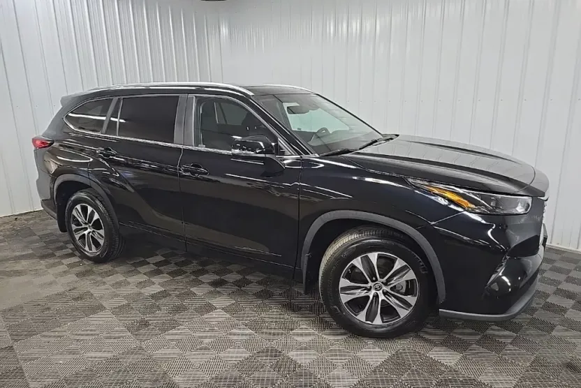 2023 Toyota Highlander XSE photo 1